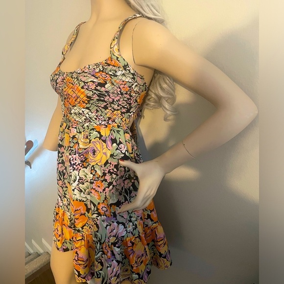 Lulu's Smocked flower sundress - Picture 3 of 7